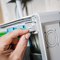 Розподільчий щит AK 36, 36 модулів з PE/N-клемою, мембранними вводами, ІР65, негорючий самозатухає